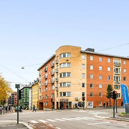 Refurbished And Spacious 1 Bedroom