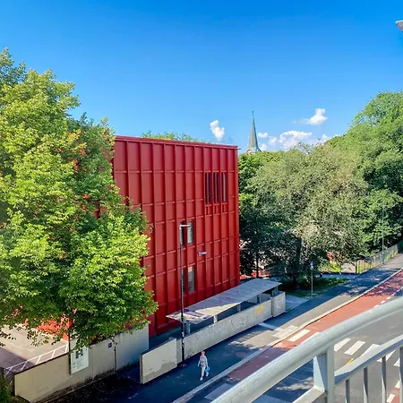 Refurbished And Spacious 1 Bedroom Appartement